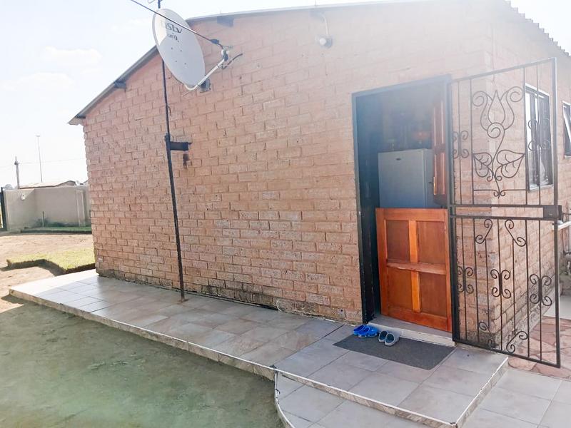 2 Bedroom Property for Sale in Zamdela Free State